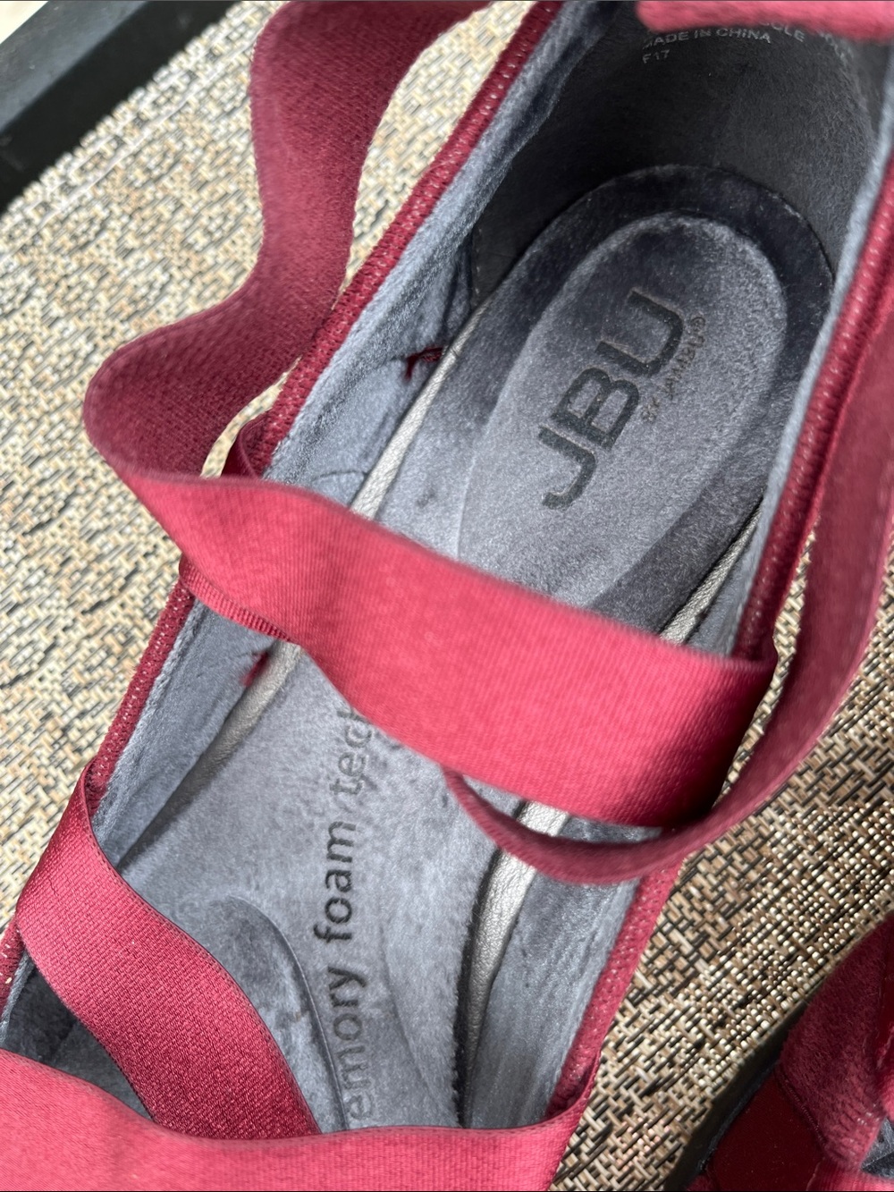 NEW JBU Suede Burgundy Ballet Flats with Crisscross Straps Size 9 - Picture 6 of 11